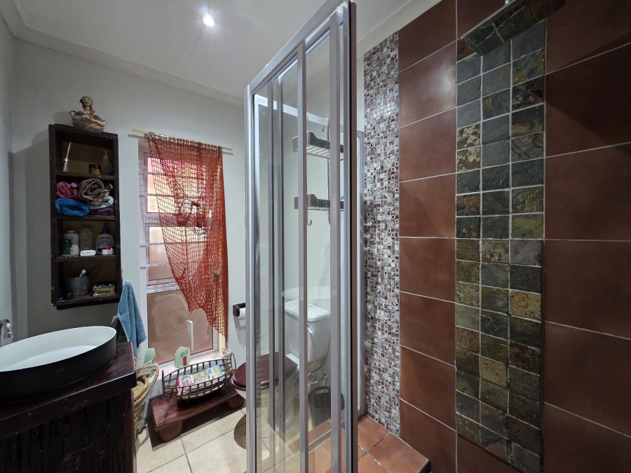 3 Bedroom Property for Sale in Wavecrest Eastern Cape